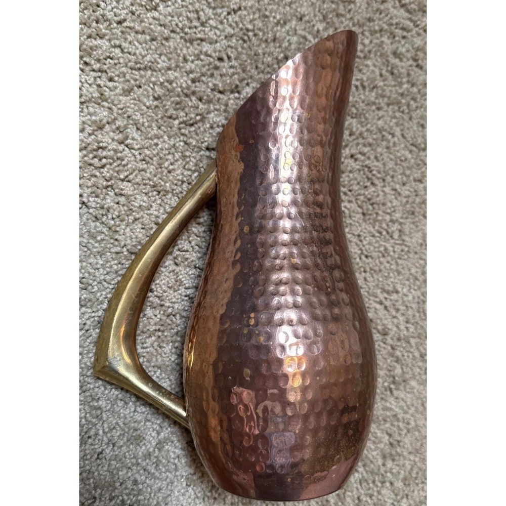 Vintage Hammered Copper Pitcher Vase Jug Decor Brass Handle 12" Tall (read)